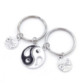 Portachiavi di coppia Yin Yang Tai Chi con ciondoli gesto mignolo della promessa - Coppia Nero E Bianco