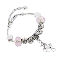 Pulsera de cadena de serpiente plateada con cuentas rosas facetadas y colgante de unicornio - Talla Dos / Rosa