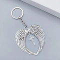 Dettaglio del portachiavi ali d'angelo con ciondolo a croce di strass in argento vintage - Stile Croce Strass (LQ-01865 C#)