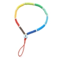 Nahaufnahme der Y2K Regenbogen-Handykette mit blauer Evil-Eye-Perle und roter Schlaufe - Rainbow Evil Eye Style(SL1413)