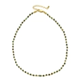 Vista detallada del collar hecho a mano con piedras verdes de 2 mm y cierre dorado - Collar Verde Oscuro Verde Claro Negro