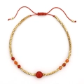 Detail van handgemaakte boheemse rode armband met gouden kralen en agaatsteen - Goud-Rood (XN227-g-red)