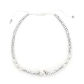 Detail van een bohemien handgemaakte kralenarmband met witte turquoise en zilver - Zilver-Wit (XN227-s-white)