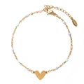 Dettaglio del bracciale a cuore in acciaio dorato con perline colorate macaron - Colorato