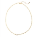 Collana minimalista con perle di conchiglia bianca con ciondolo a cuore e dettagli dorati - Bianco latte