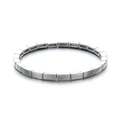 Primer plano de una pulsera elástica geométrica plateada con segmentos de metal liso - Estilo Plateado (XN535-5)