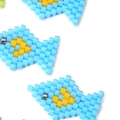 Ciondolo a forma di pesce in perline di vetro MIYUKI blu chiaro e strisce gialle - Pesce Celeste e Giallo (MYK022-3)