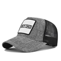 Détail du filet arrière et du patch Boy Dad sur la casquette trucker grise et noire - Gris Chiné