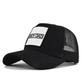Schwarze BOY DAD Trucker Cap mit weißem Patch und atmungsaktivem Mesh-Einsatz - Schwarz