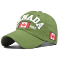 Vista dettagliata di un cappello da baseball in cotone verde oliva con ricamo foglia Canada - Regolabile / Verde