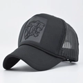 Detail van zwarte mesh trucker hat met 3D tijgerkop reliëf patch en decoratief koord - Tijger Patroon Stijl (CM503-1)