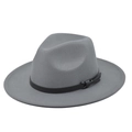 Dettaglio di un cappello fedora in feltro grigio con tesa larga e fascia in cuoio nero - M(56-58cm) / Grigio