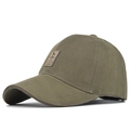 Dettaglio del berretto da baseball verde militare in twill di cotone e toppa in pelle - Regolabile / Verde