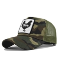Camouflage mesh trucker pet met een zwarte haan patch en Mom tekst ontwerp - Khaki Camouflage