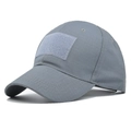 Vue détaillée d'une casquette de baseball tactique grise avec tissu ripstop et velcro - Réglable / Gris