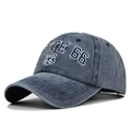 Dettaglio del ricamo Route 66 sul cappellino da baseball in denim blu lavato - Regolabile / Blu navy