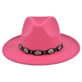 Detail van fuchsia wollen hoed met zwarte lederen band en zilveren concho versieringen - M (56-58cm) / Lichtrozerood