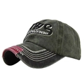 Dettaglio del cappello NYC effetto invecchiato con ricamo 3D e visiera con bordi sfilacciati - Regolabile / Verde Militare