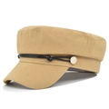 Nahaufnahme der khakifarbenen Kapitänsmütze mit geflochtenem Seil und Goldknopf - M(56-58cm) / Khaki