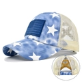 Detail van USA truckerpet met tie-dye sterpatroon en elastische kruisband voor paardenstaart - Verstelbaar / Blauw