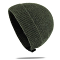 Vue détaillée du bonnet en maille vert foncé avec texture gaufrée et boucle de réglage noire - Taille unique / Vert Militaire