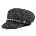 Dettaglio del berretto newsboy in tweed bianco e nero con catena dorata e parte piatta - M (56-58cm) / Catena Mista Bianco e Nero