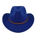 Detail van koningsblauwe vilten cowboyhoed met bruine lederen band en metalen gesp - M (56-58cm) / Blauw