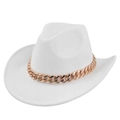 Detail van witte cowboyhoed met een premium roségouden dikke Cubaanse schakelketting - M (56-58cm) / Wit (BF705-12)