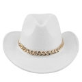 Detail van witte vilt cowboyhoed met een decoratieve gouden metalen ketting als band - M / Wit