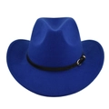 Dettaglio del cappello cowboy in feltro blu reale con fascia nera e fibbia dorata - M (56-58cm) / Blu