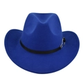 Nahaufnahme von königsblauem Wollfilzhut mit schwarzem Lederband und silberner Metallschnalle - M / Blau