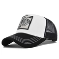 Detalle del parche cuadrado de cebra y las costuras en esta gorra trucker - Estilo Patchwork (CM617-2) / Patchwork Blanco y Negro