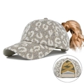 Casquette de baseball en maille léopard grise avec ouverture pour queue de cheval - Blanc Cassé