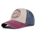 Detalle de gorra vintage Route 66 con bordado de moto y visera con efecto desgastado - Ajustable / Burdeos