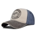 Detalle de gorra vintage con visera desgastada y parche de motocicleta New York - Ajustable / café