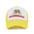 Détail de l'imprimé California Republic sur la casquette trucker jaune et blanche - Jaune et Blanc