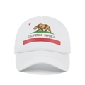 Λεπτομέρεια κεντήματος σημαίας California Republic και πλέγματος στο λευκό καπέλο - Λευκό