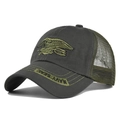 Detail van ademend mesh en Navy Seal borduursel op de camouflage tactische pet - Legergroen