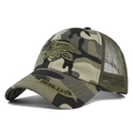 Detail van Navy SEAL borduursel op camouflage trucker pet met ademend gaaswerk - Camouflage