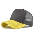 Detail van grijze trucker pet met gele gebogen rand en ademend mesh achterpaneel - Verstelbaar / Geel/Grijs