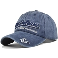 Dettaglio del ricamo New Orleans French Quarter su un cappello vintage in cotone lavato - Regolabile / Blu navy