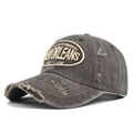Details der New Orleans Stickerei und des Distressed-Looks auf der Vintage-Kappe - Verstellbar / Kaffeebraun