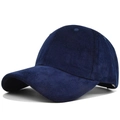 Dettaglio del cappellino da baseball in velluto a coste blu scuro dallo stile vintage - Regolabile / Blu navy