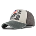 Détail d'une casquette moto vintage avec tissu usé et impression du drapeau américain - Réglable / Vert Militaire