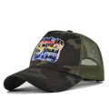 Détail d'une casquette trucker camouflage avec filet arrière et imprimé paysage de soleil - Réglable / Gris Camouflage