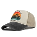 Détail de la casquette moto vintage avec visière usée et broderie Born to Ride - Réglable / Noir