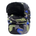 Dettaglio del cappello invernale con tessuto mimetico e fodera in ecopelliccia nera - M (56-58cm) / Verde