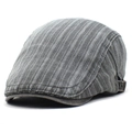 Vue détaillée du béret gris à fines rayures avec boucle de réglage latérale en métal - M (56-58cm) / Gris