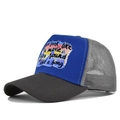 Casquette trucker en mesh bleu et gris avec citation de film artistique imprimée - Réglable / Gris Foncé/Bleu