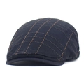 Gros plan détaillé d'une casquette plate noire avec motifs à carreaux marron - M (56-58cm) / Noir